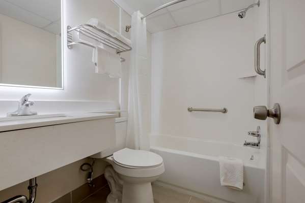  - Quality Inn New Hartford