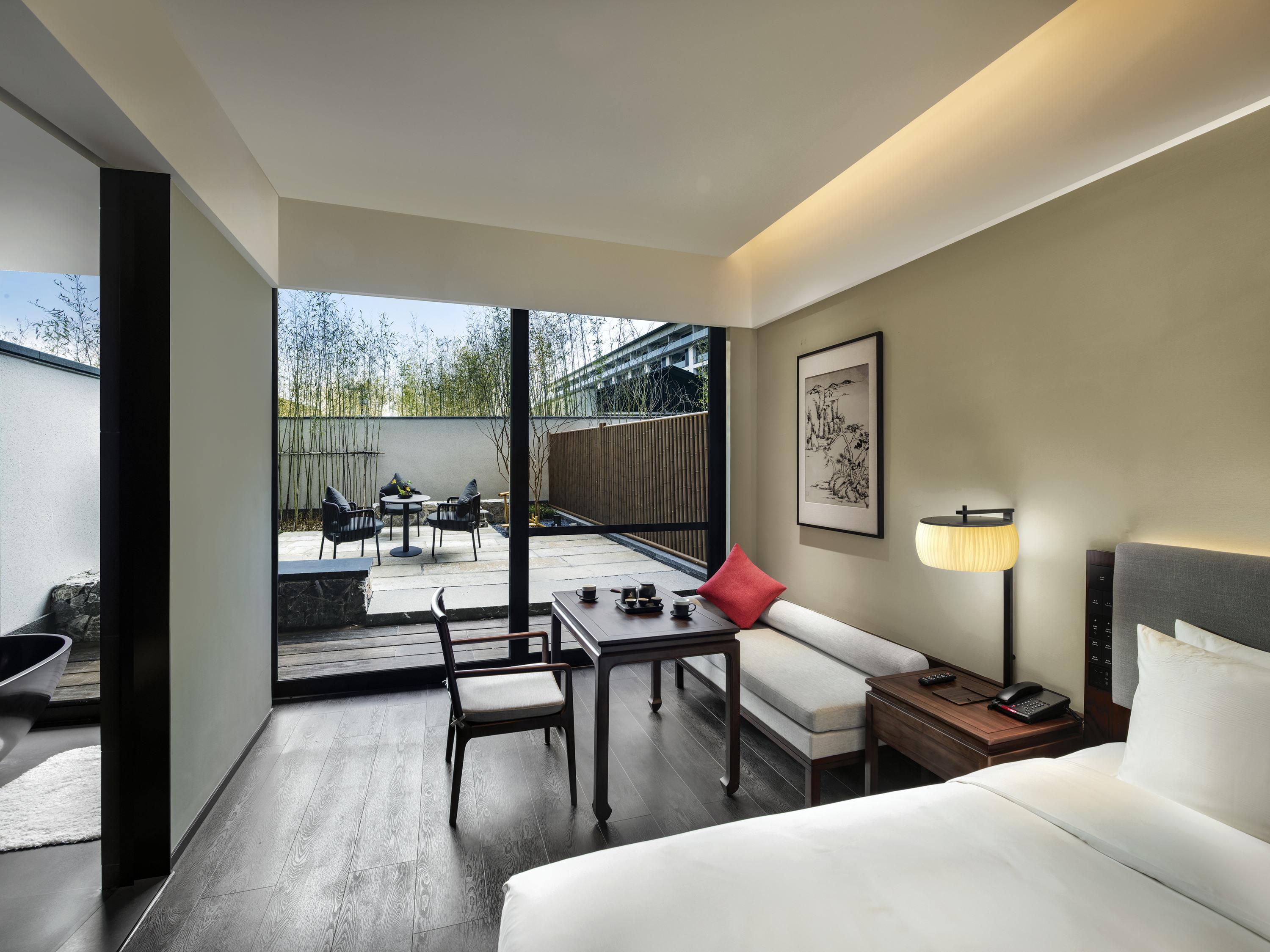 Pullman Nanchang Meiling Room Type - Deluxe Room,1 Kingsize bed ,Garden side