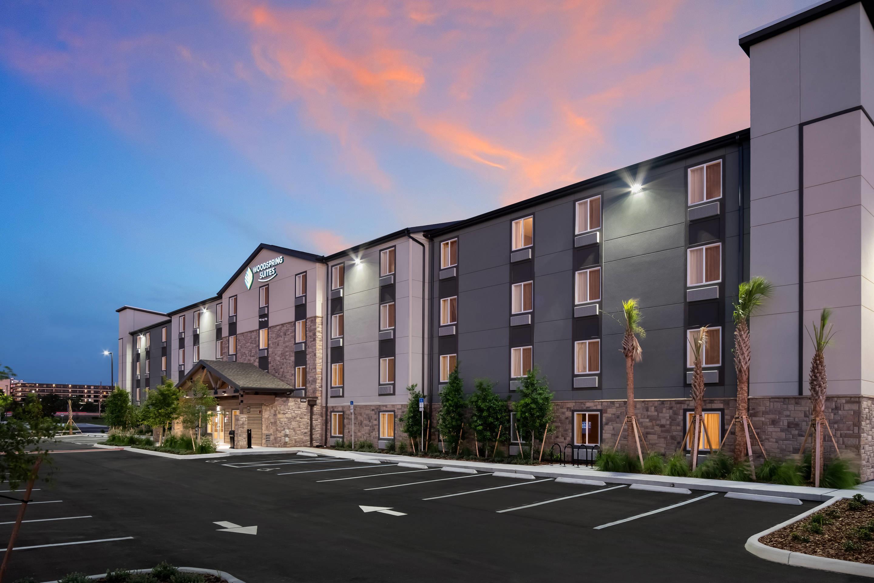 Hotel exterior | WoodSpring Suites Orlando I-4 & Convention Center