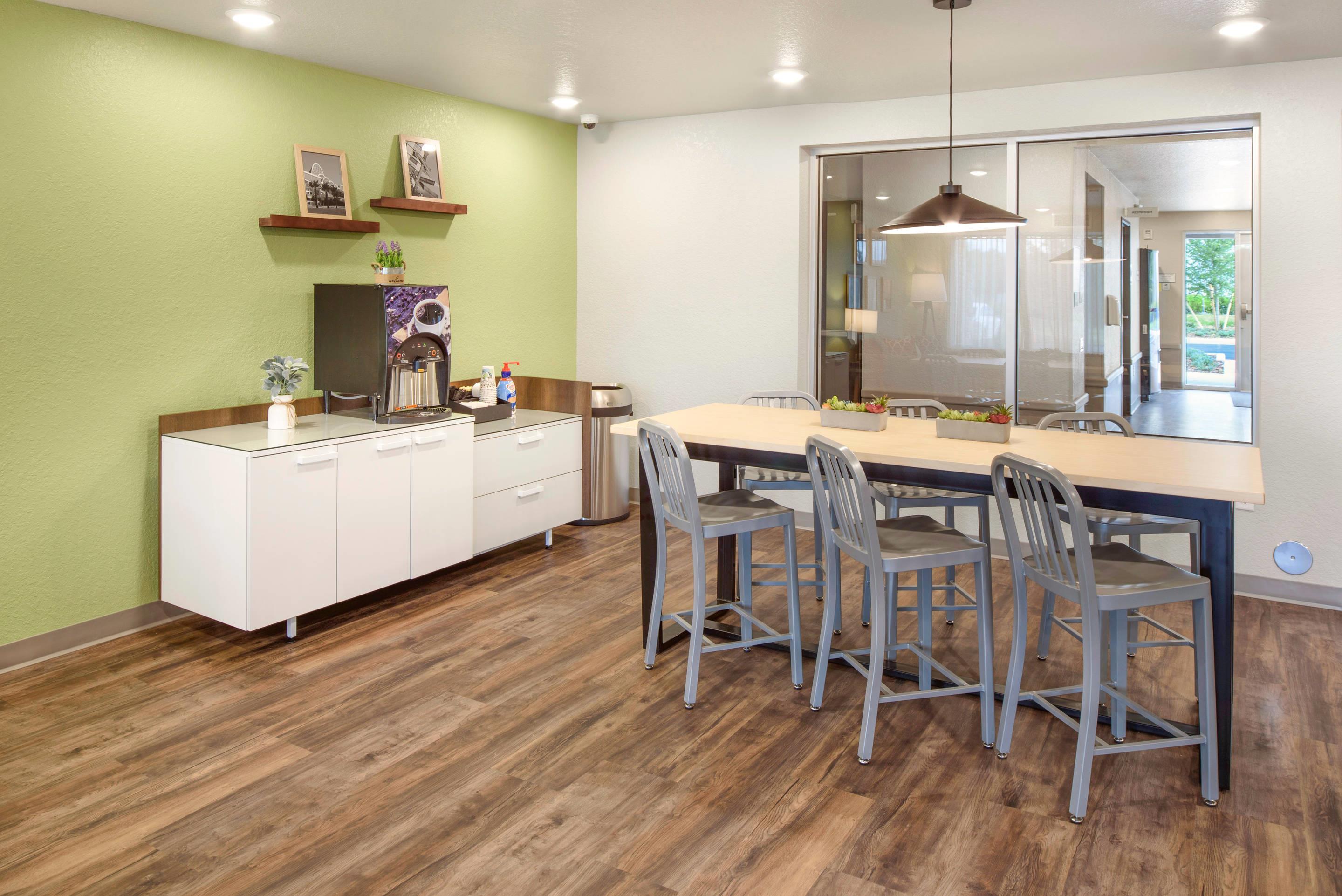 Lobby | WoodSpring Suites Orlando I-4 & Convention Center