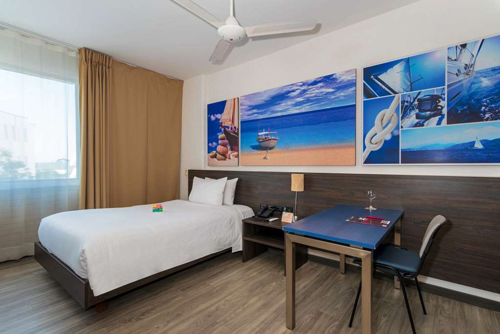 POP ART HOTEL CLC MAMONAL CARTAGENA-guestroom-Guest Room,On-Site.jpg