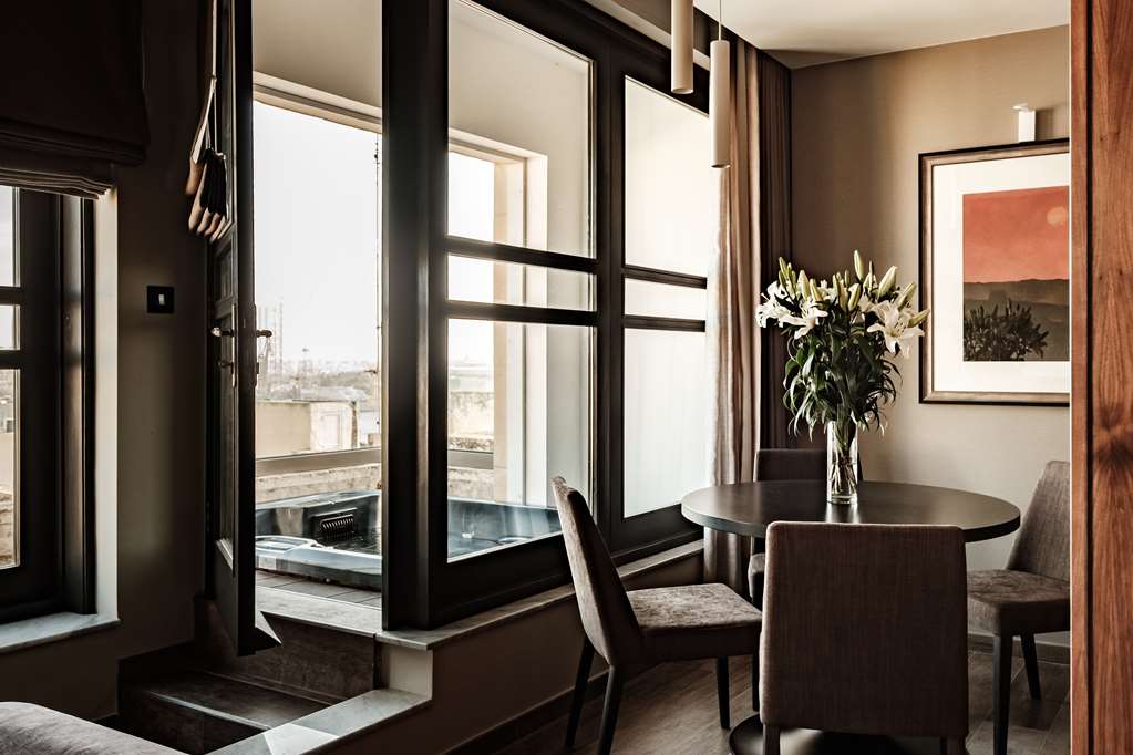 PALAZZO JEAN PARISOT-guestroom-Guest Room,Suite,On-Site.jpg