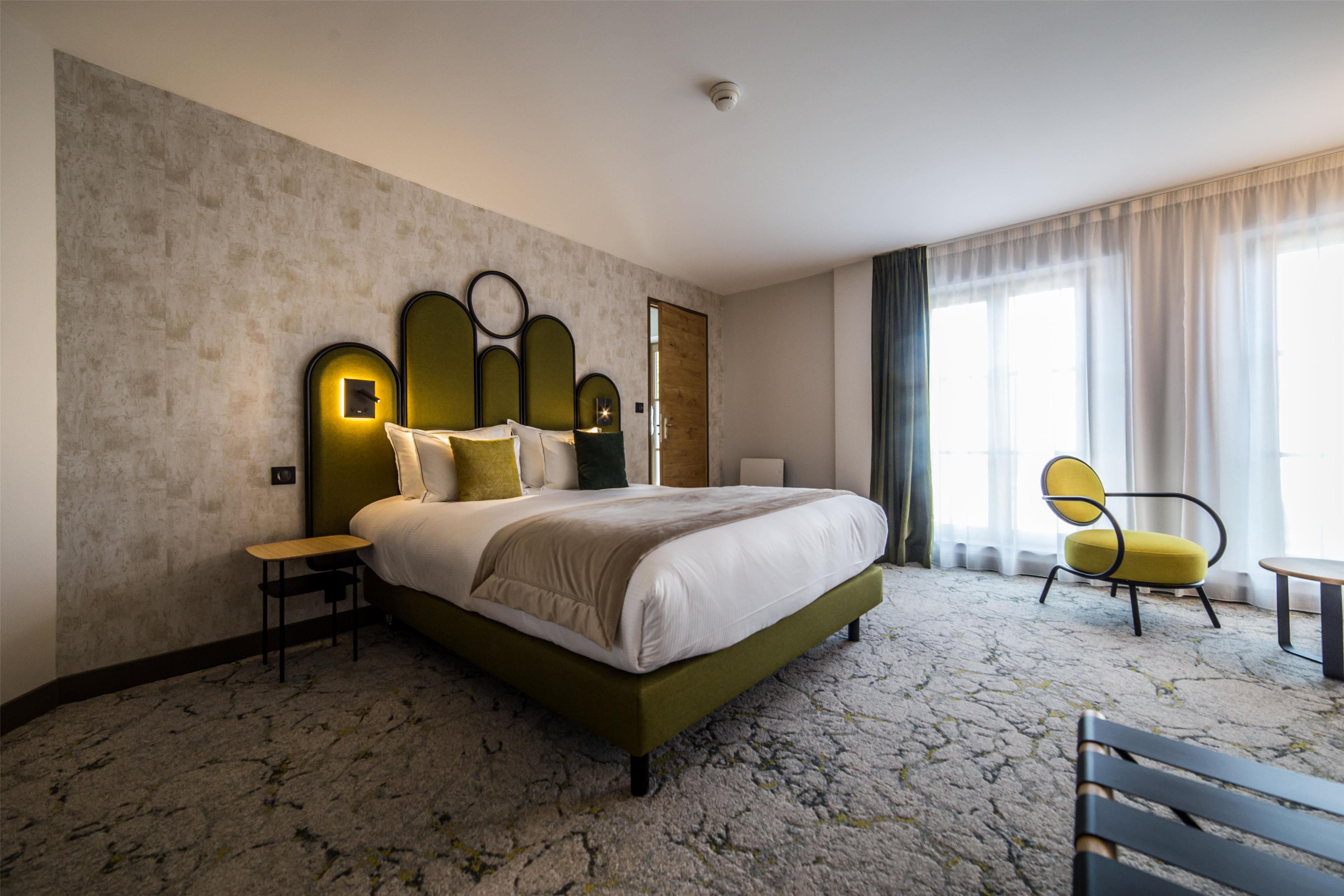 Best Western Le Relais du Vigneron Room Type - Suite-1 King Bed, Non-Smoking, Sofabed, Lounge Area, Espresso Machine