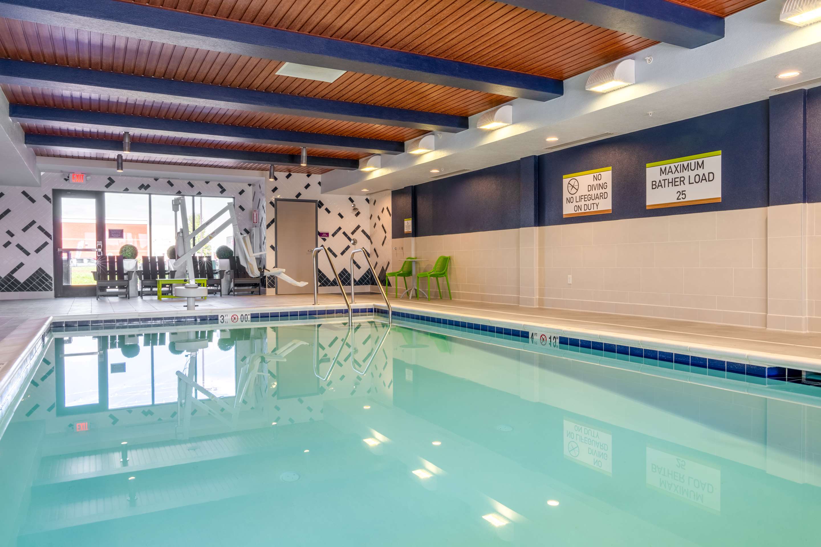 Pool | Home2 Suites by Hilton Fredericksburg South