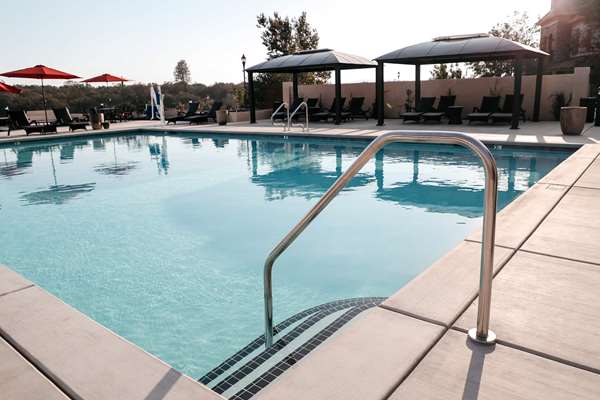 Pool - Gateway Hotel & Golf Bungalows Copperopolis