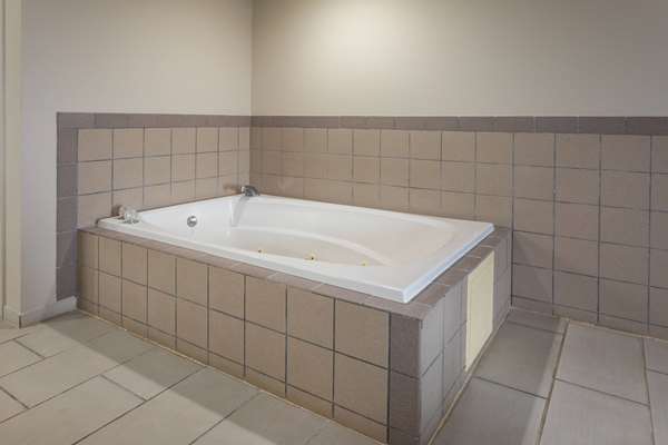 Suite - Super 8 Hotel Missouri Valley - I-29, Exit 75