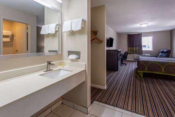  - Super 8 Hotel Missouri Valley - I-29, Exit 75