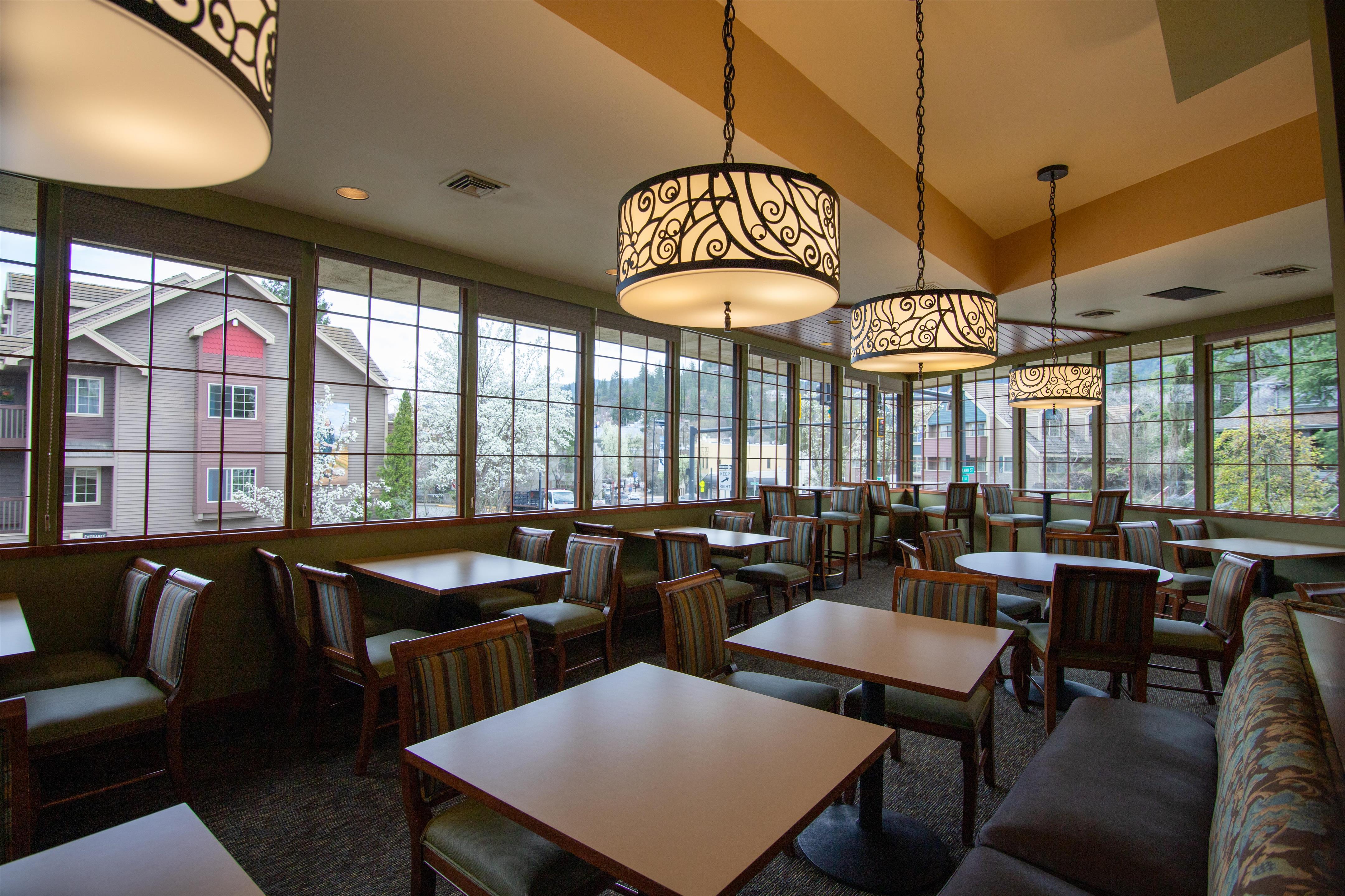 Breakfast Room | The Bard's Inn, BW Signature Collection by Best Western