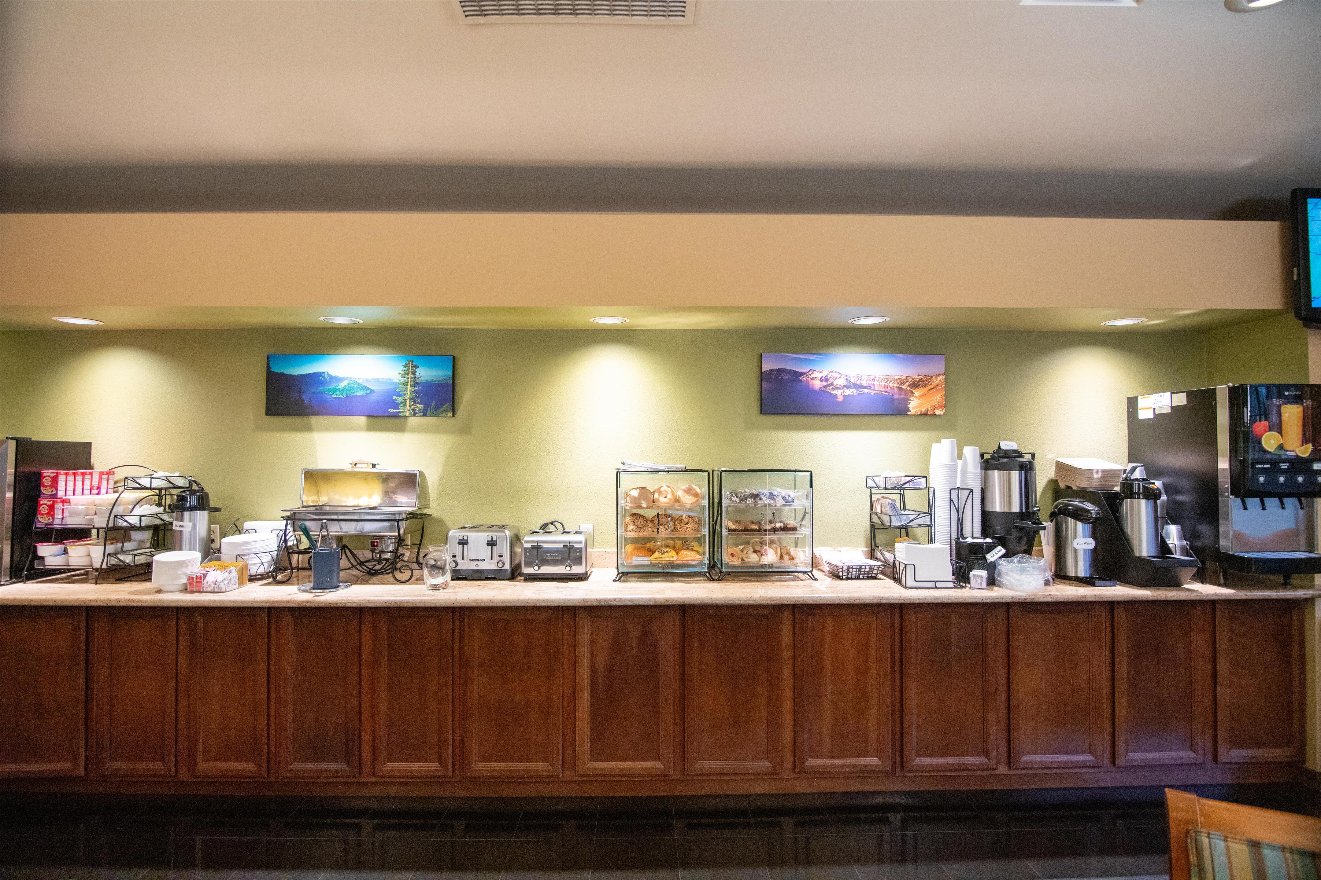 Breakfast Room | The Bard's Inn, BW Signature Collection by Best Western