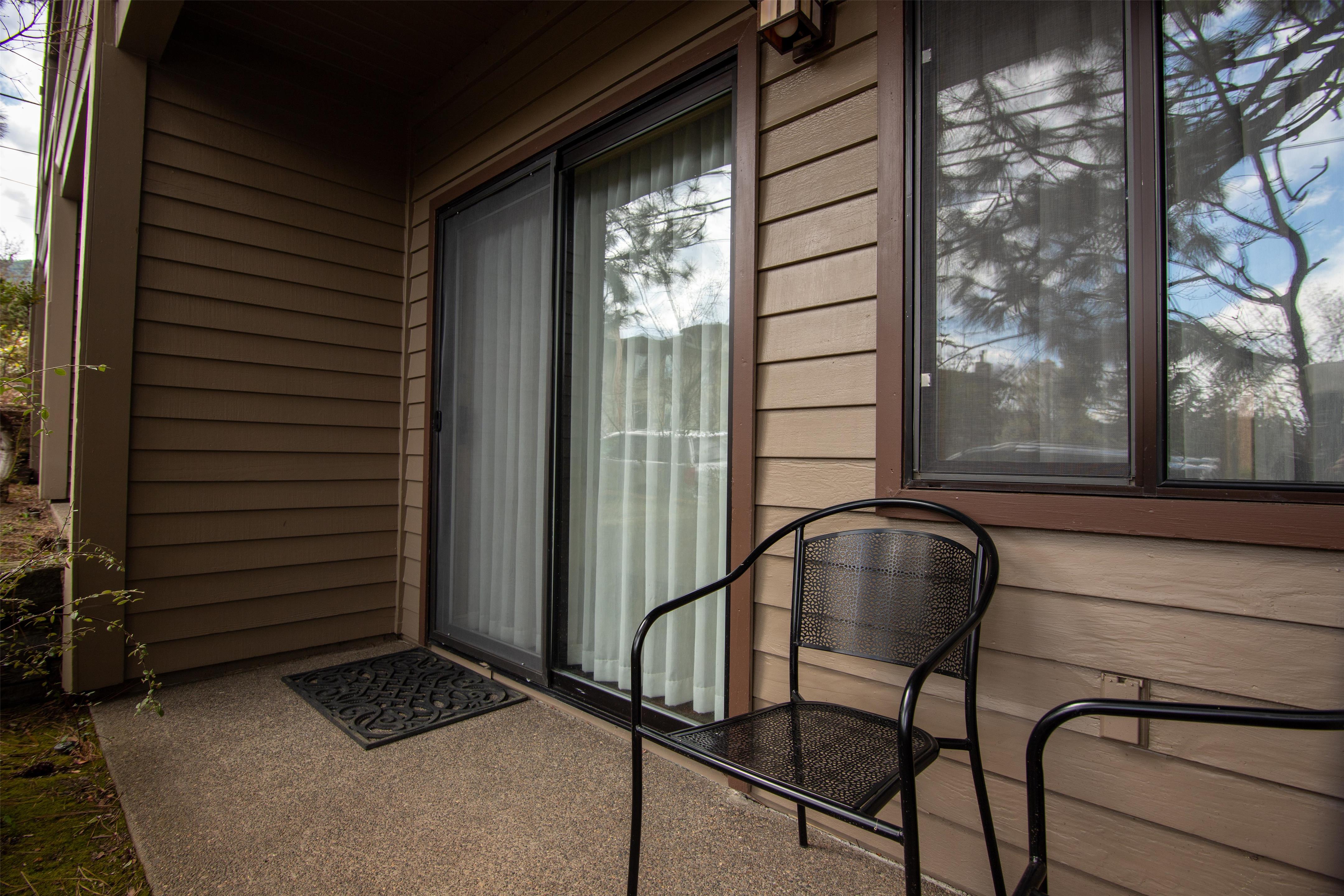 Bards Patio | The Bard's Inn, BW Signature Collection by Best Western