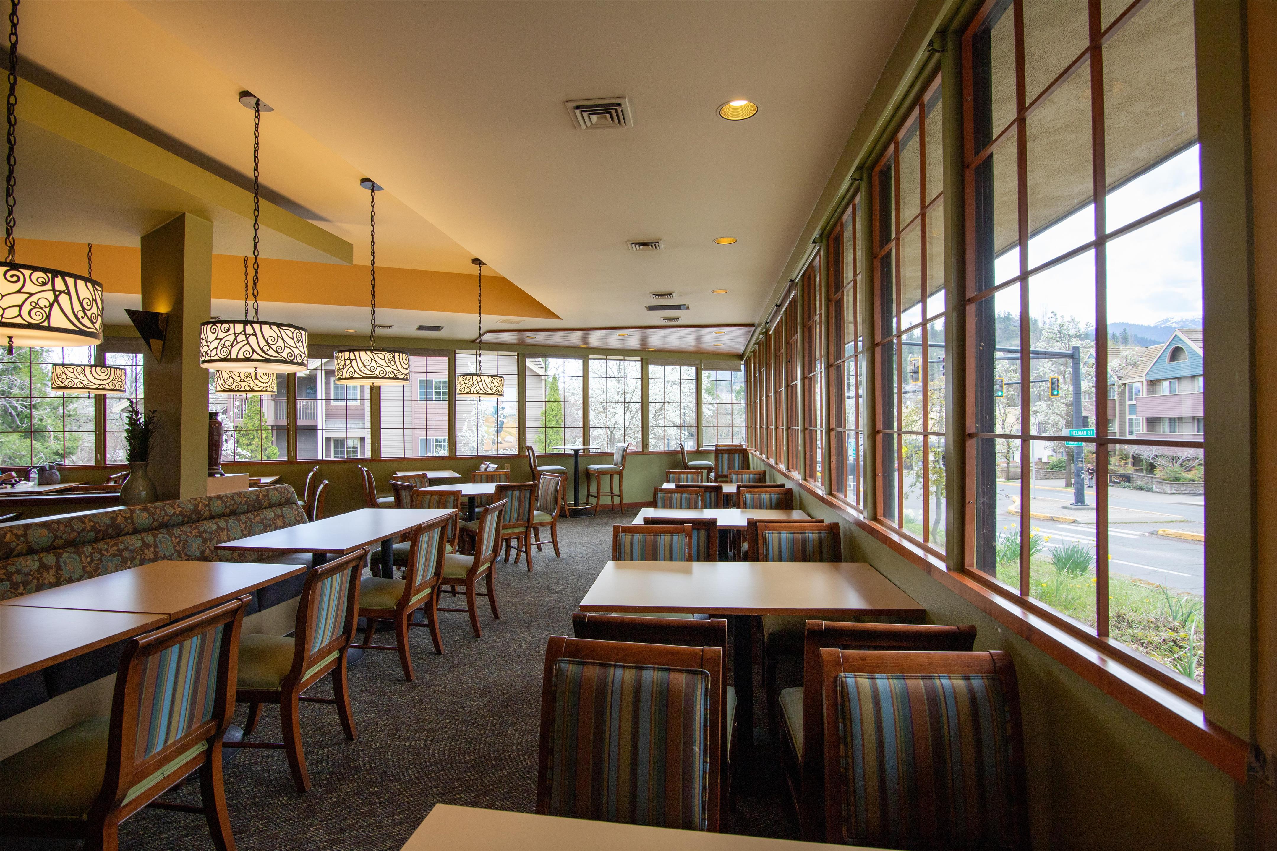 Breakfast Room | The Bard's Inn, BW Signature Collection by Best Western