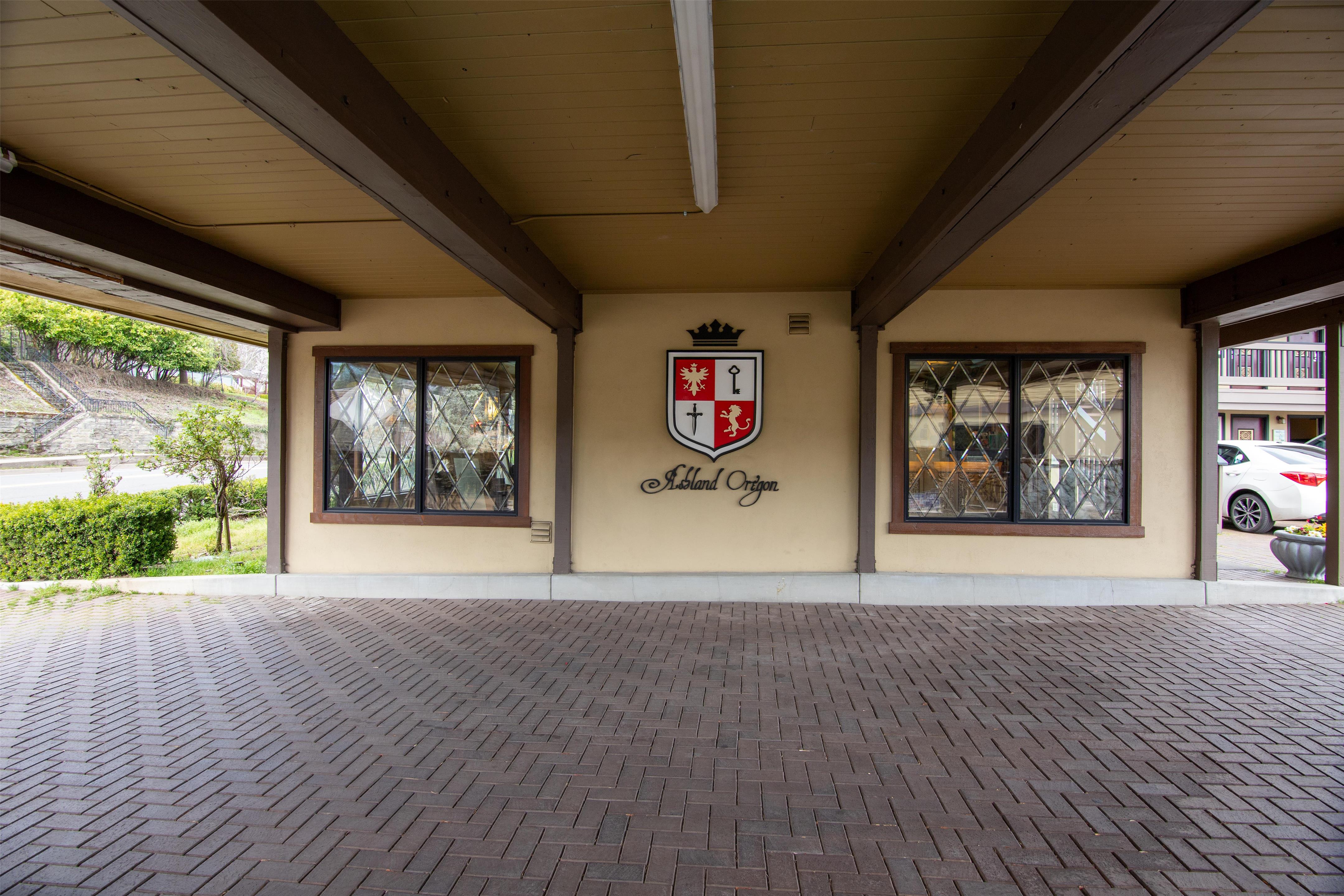 Outside Office Bards Inn Logo | The Bard's Inn, BW Signature Collection by Best Western