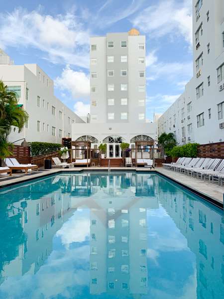 Pool - Marseilles Beachfront Hotel Miami Beach