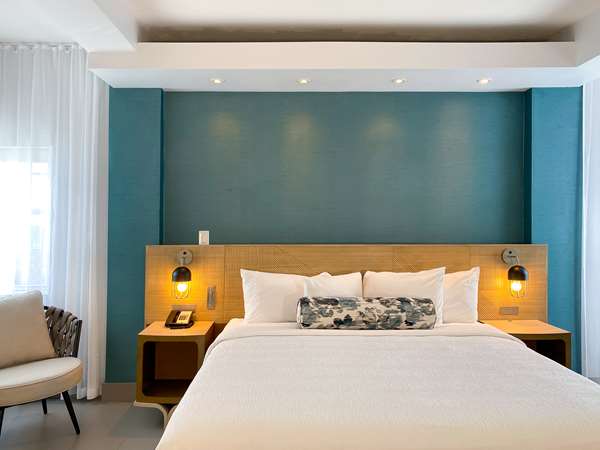 Suite - Marseilles Beachfront Hotel Miami Beach