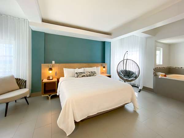 Suite - Marseilles Beachfront Hotel Miami Beach