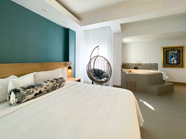 Suite - Marseilles Beachfront Hotel Miami Beach