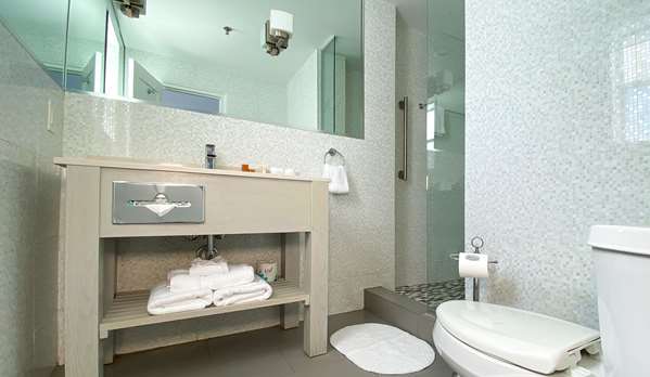 Suite - Marseilles Beachfront Hotel Miami Beach