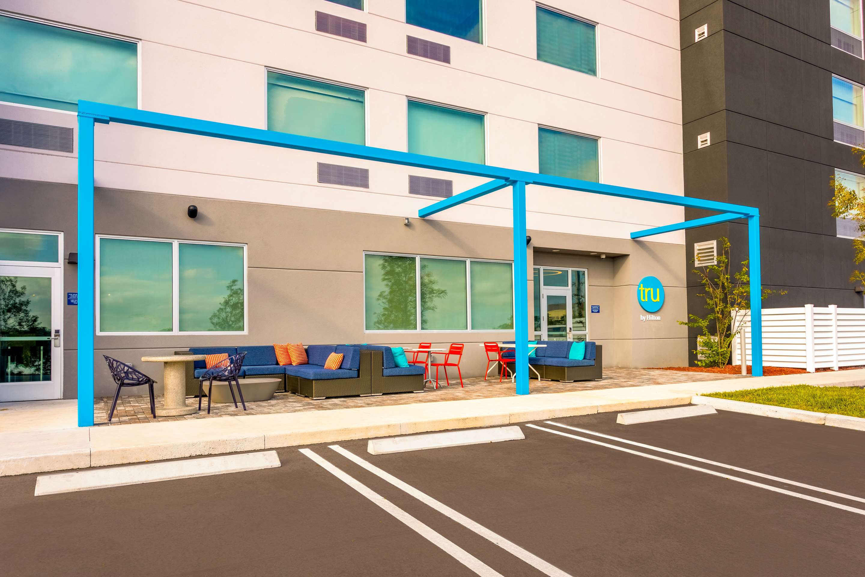 Exterior | Tru by Hilton Port St. Lucie Tradition