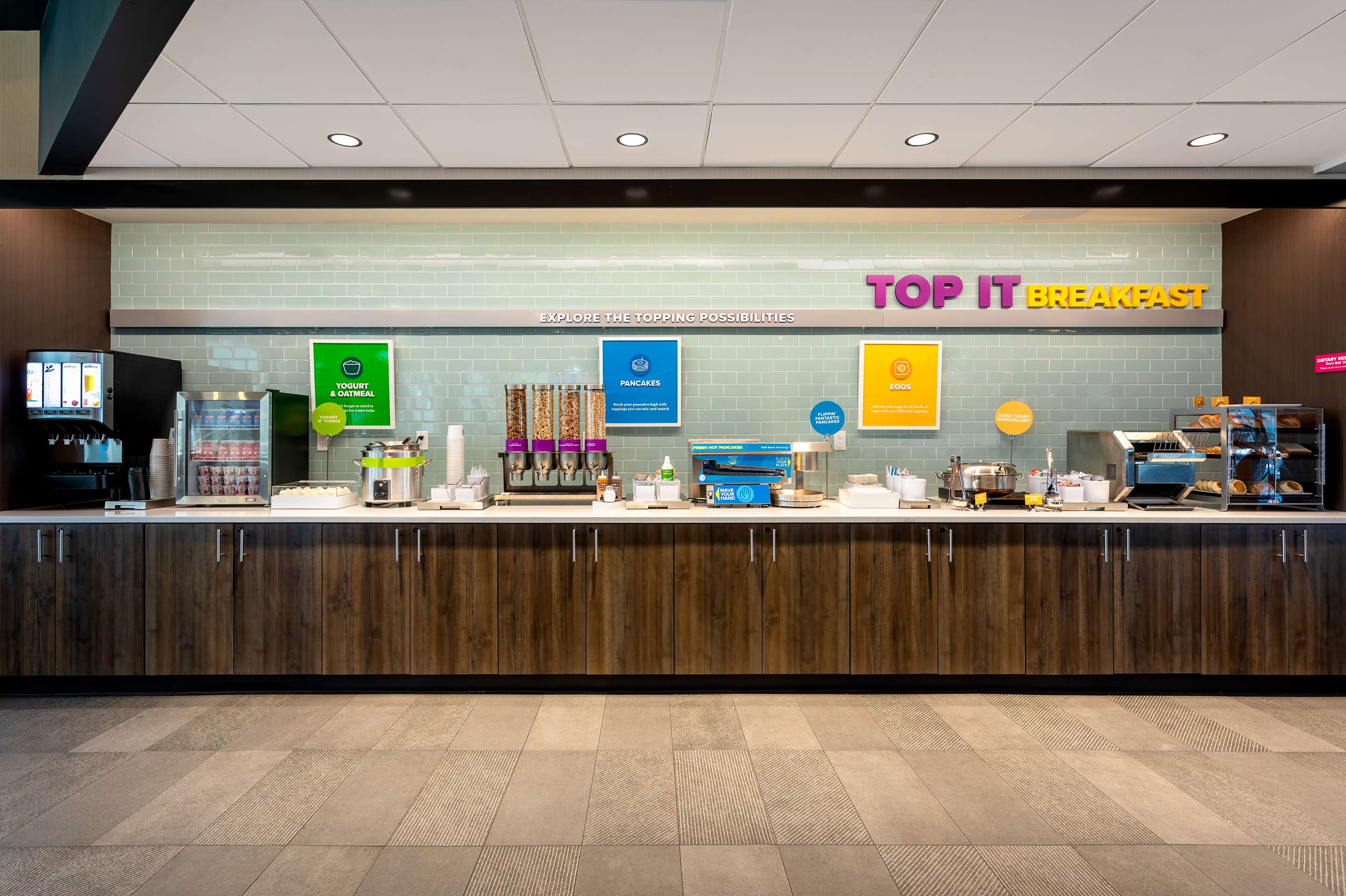 Breakfast Area | Tru by Hilton Port St. Lucie Tradition