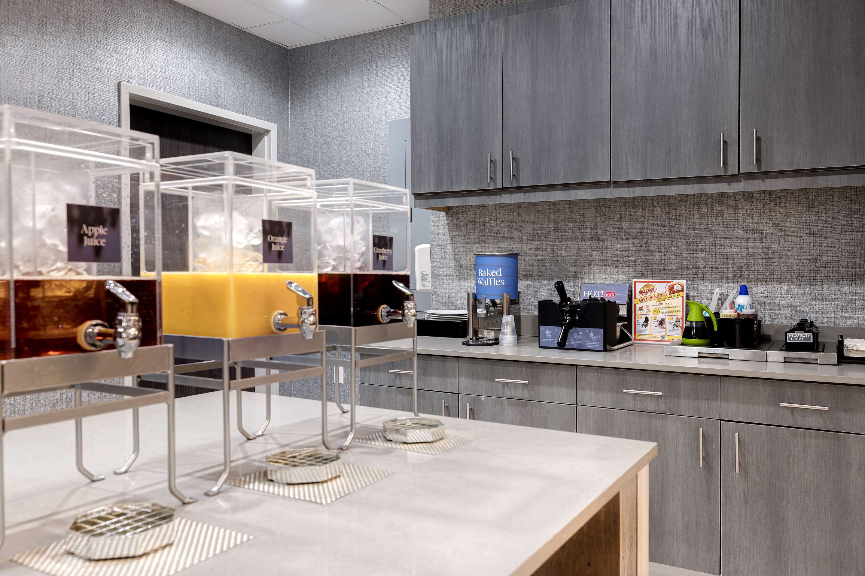 Breakfast Area | Homewood Suites by Hilton Oklahoma City Quail Springs