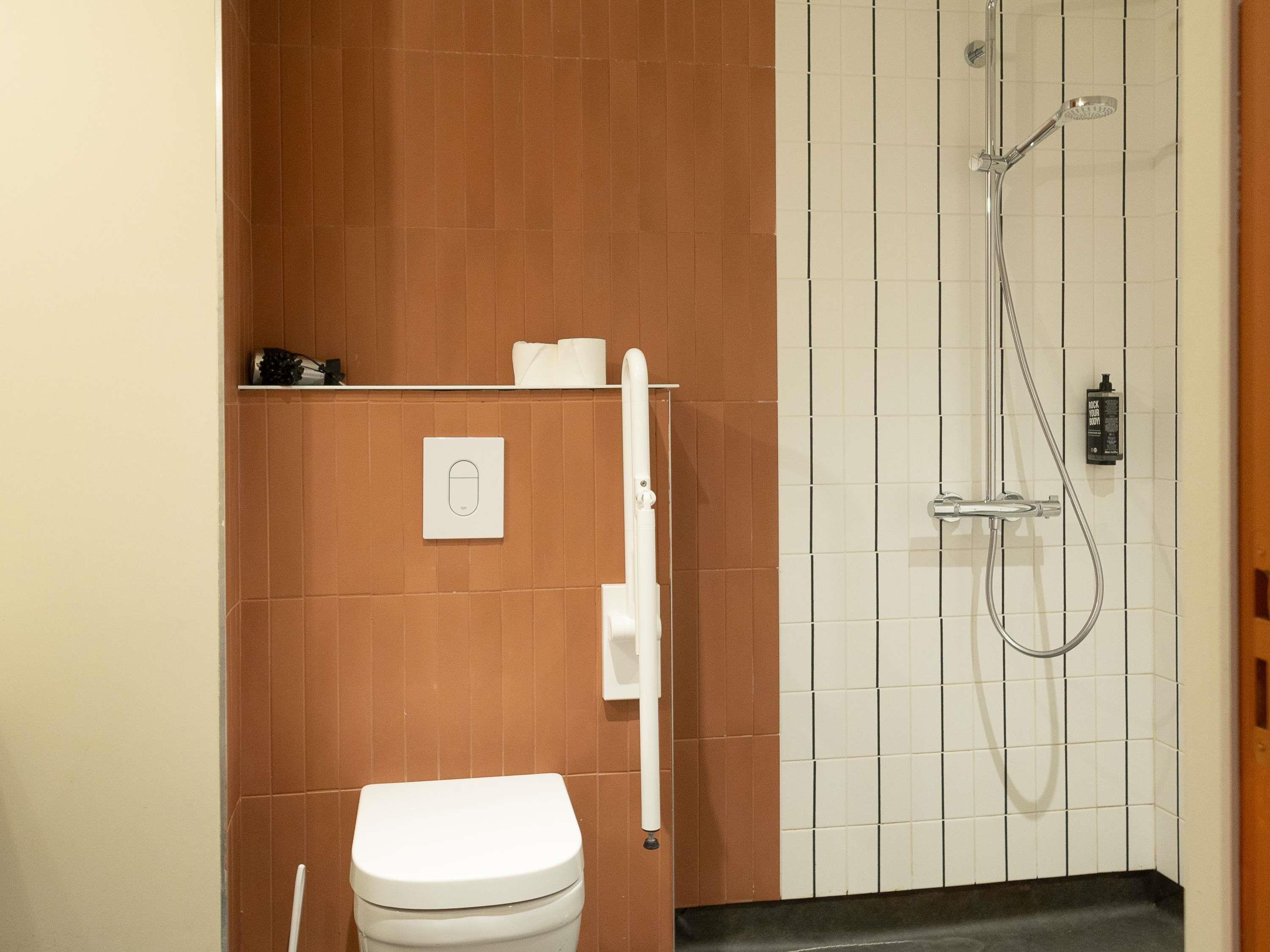 Ibis Styles Montauban - Tap to explore photos