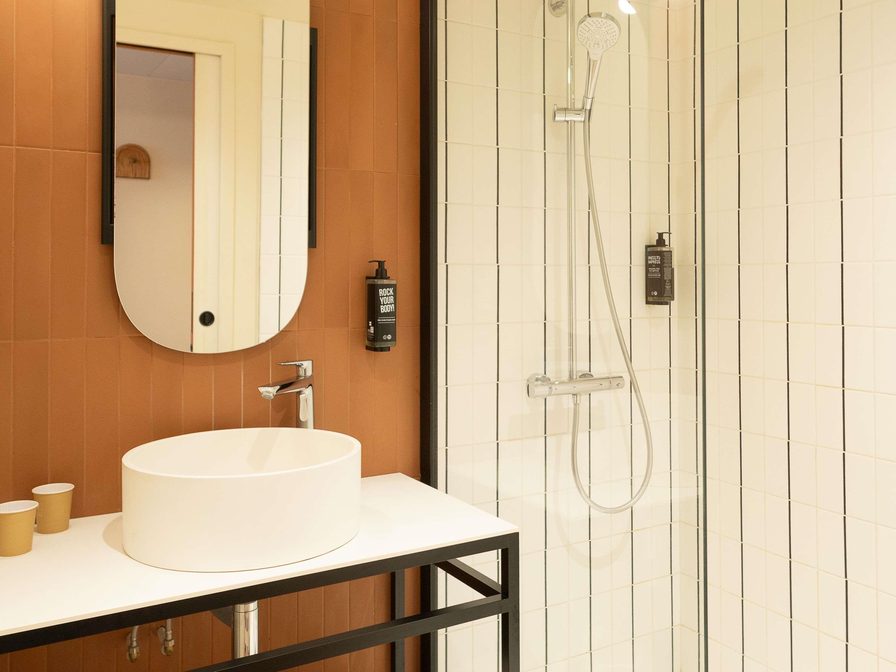 Ibis Styles Montauban Room Type - Standard Room with 1 double bed and a convertible sofa for 1 person