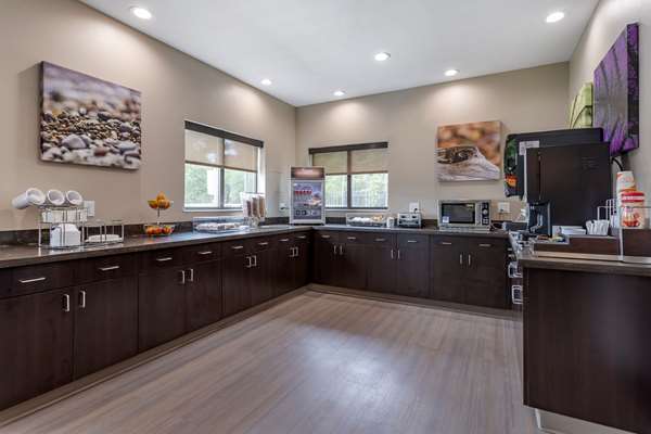 Amenities - Sleep Inn & Suites Crosby