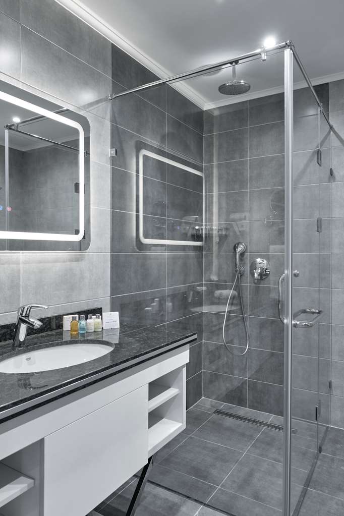 PANARAMS TASHKENT HOTEL-guestroom-Guest Room,Bathroom,On-Site.jpg
