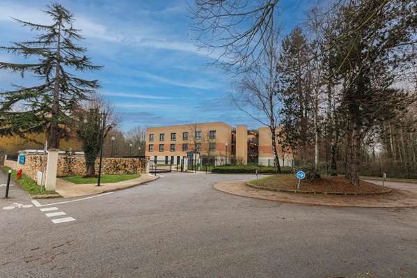 On-Site,Outdoor/Exterior,Exterior View of Building