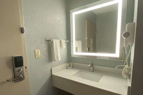  - AmericInn Williamsburg