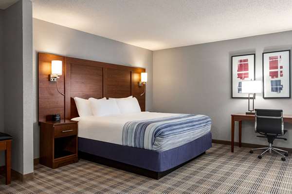 1 King Bed, Suite, Non-Smoking