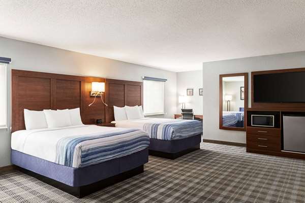 2 Queen Beds, Deluxe Suite, Non-Smoking