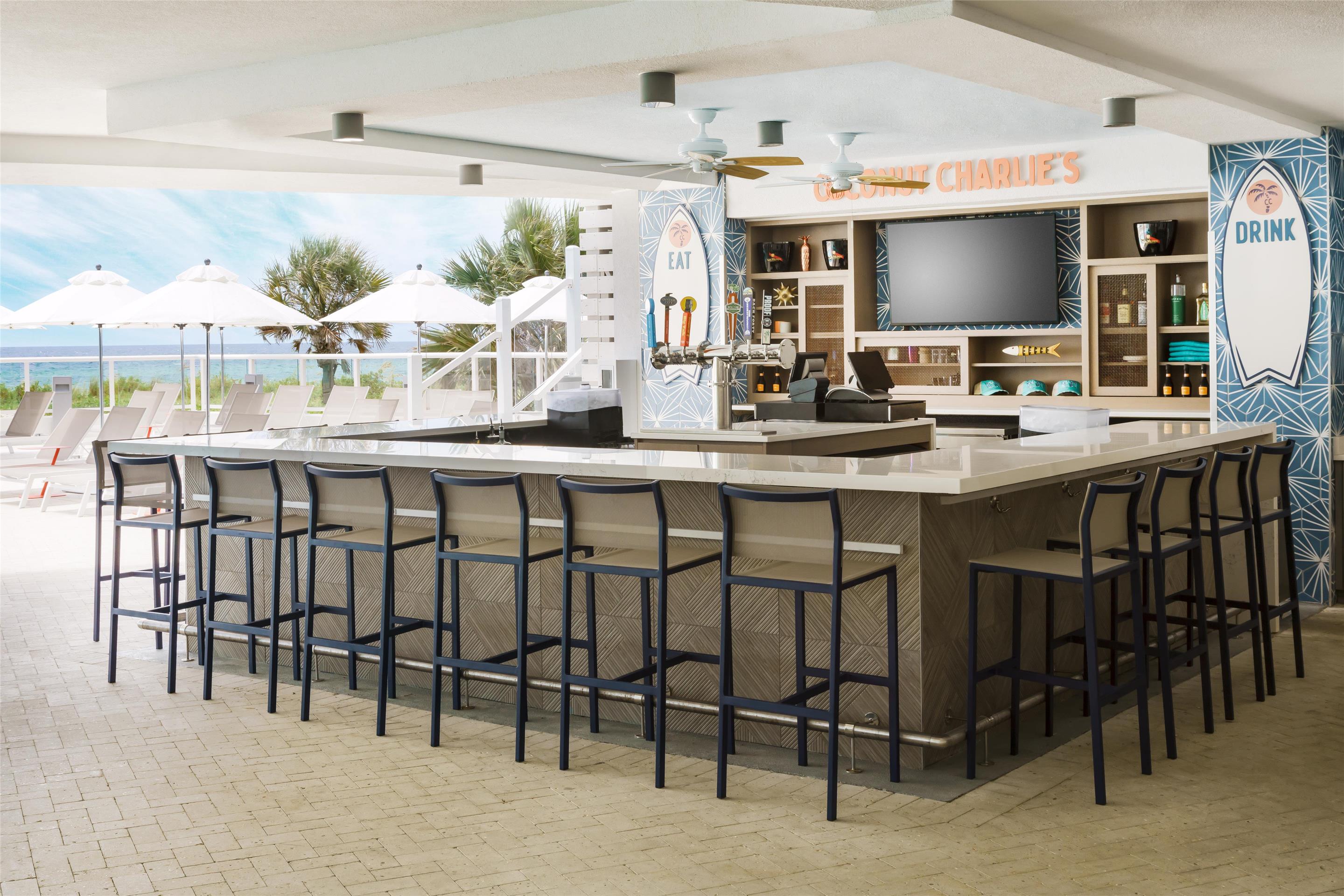 Bar Lounge | Hyatt Place Panama City Beach