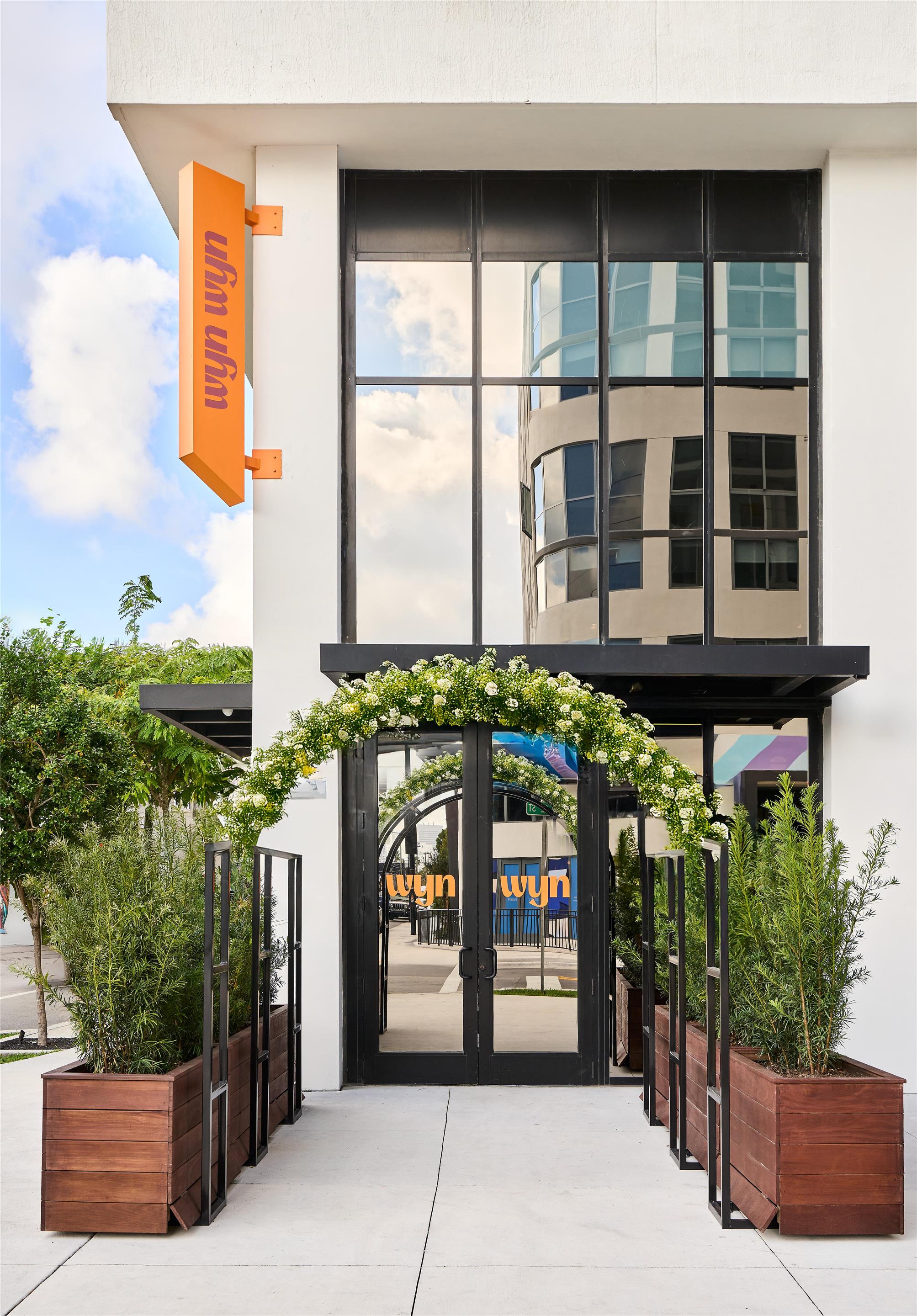 DSC Grossmanphoto com | Arlo Wynwood