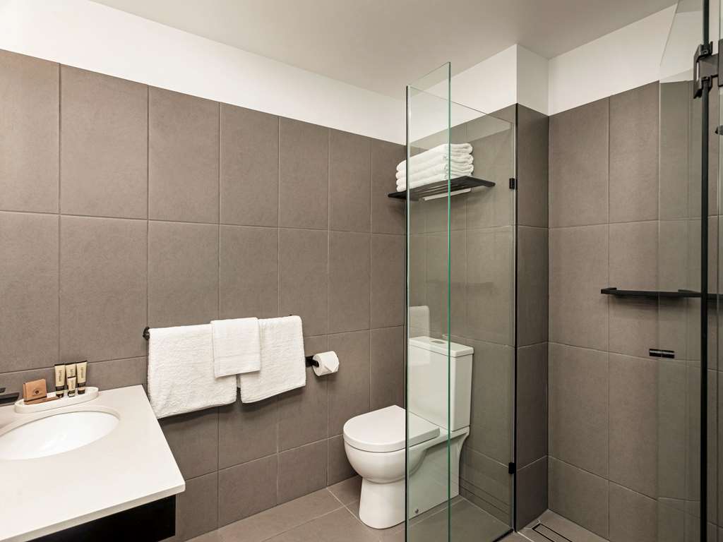 MANTRA TRARALGON Room Type - Standard King Room