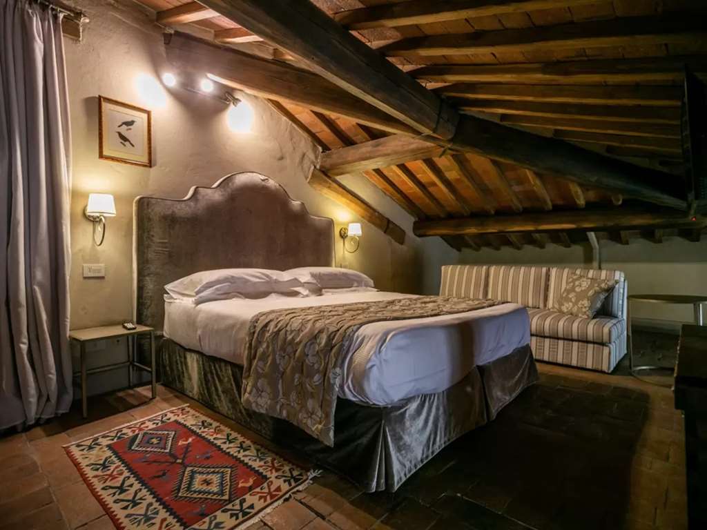 PALAZZO LEOPOLDO-guestroom-Guest Room,Suite,On-Site.jpg