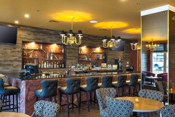 Bar - Halifax Tower Hotel & Conference Centre