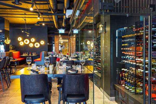 Restaurant - Halifax Tower Hotel & Conference Centre