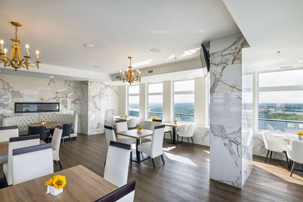 Restaurant - Halifax Tower Hotel & Conference Centre