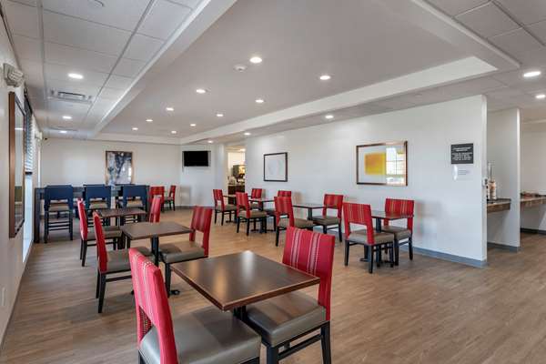 Amenities - Comfort Inn & Suites Bennett - I-70, Exit 304