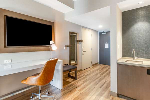 Suite - Cambria Hotel New Haven