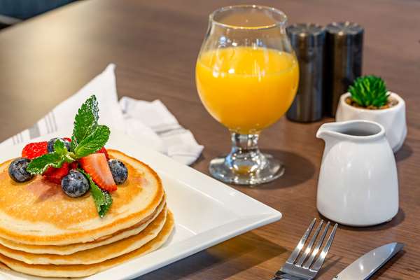 Restaurant - Cambria Hotel New Haven