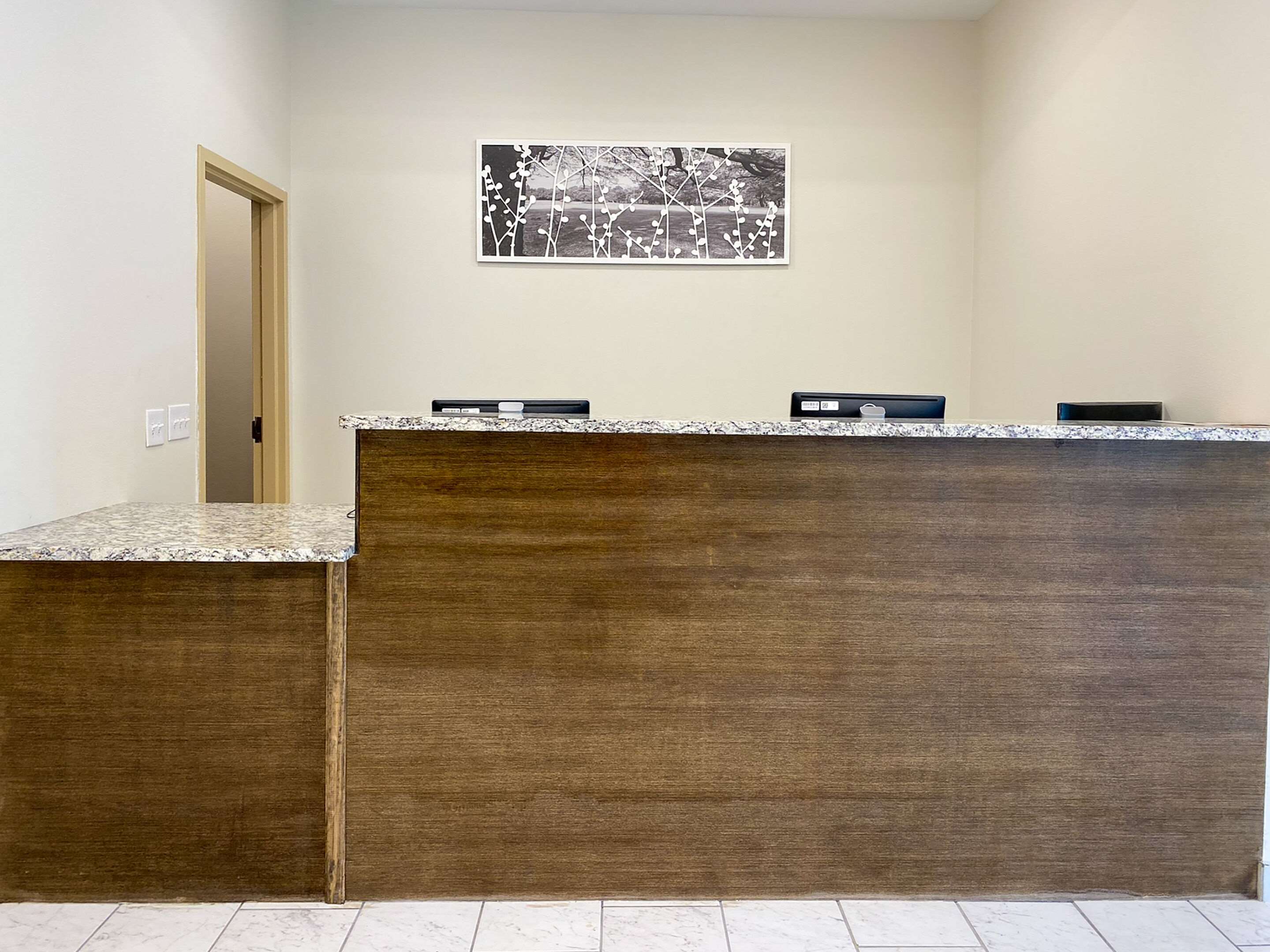 Front desk | Sleep Inn & Suites - Coliseum Area