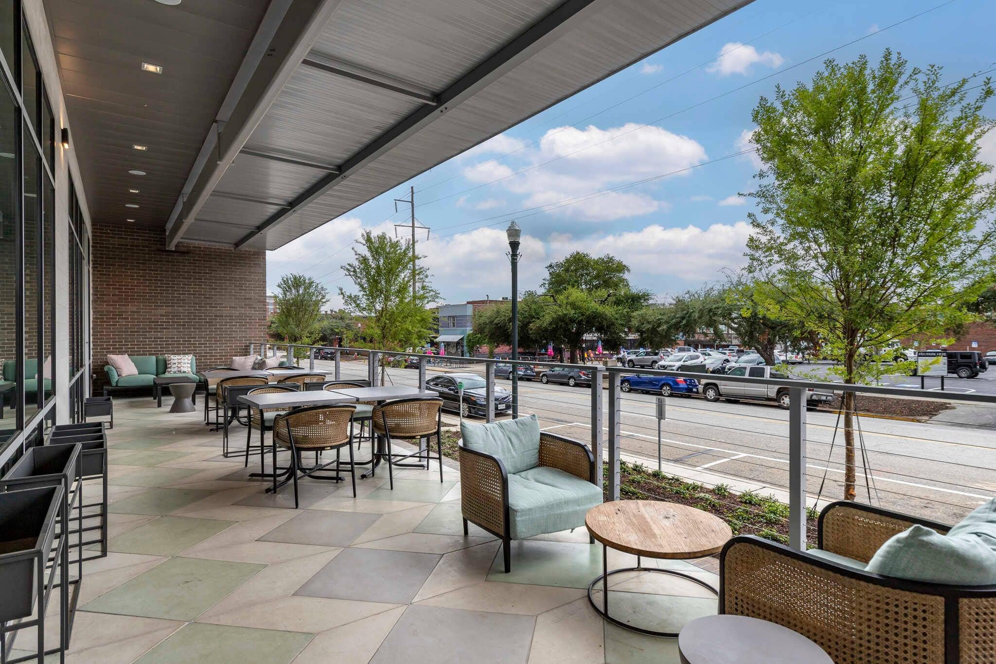 Patio | Cambria Hotel Columbia Downtown The Vista