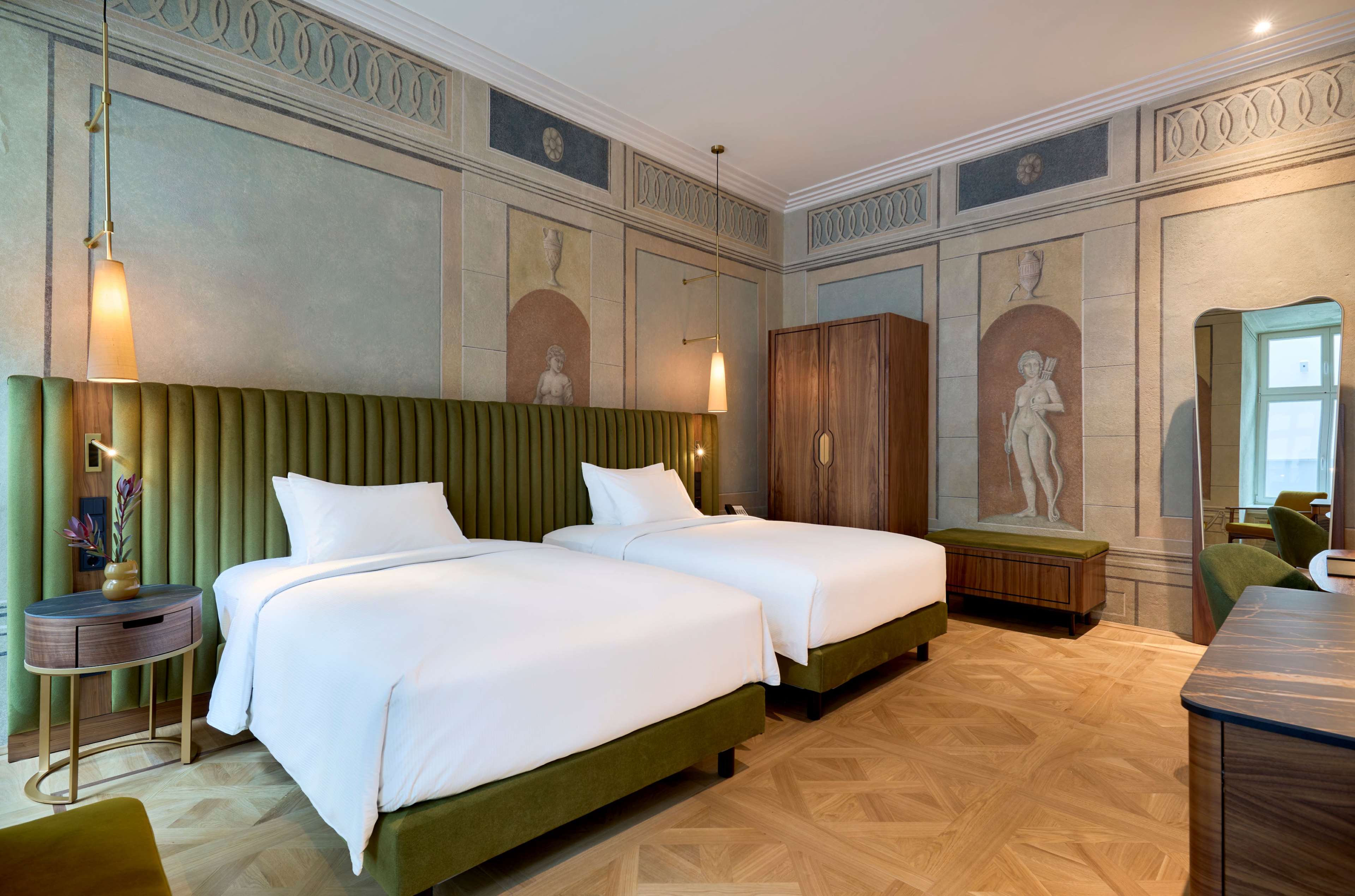 Hotel Saski Krakow, Curio collection by Hilton Room Type - TWO DOUBLE BDS SASKI ROOM