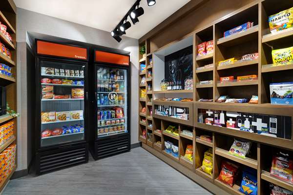 Restaurant - Hampton Inn & Suites Marina