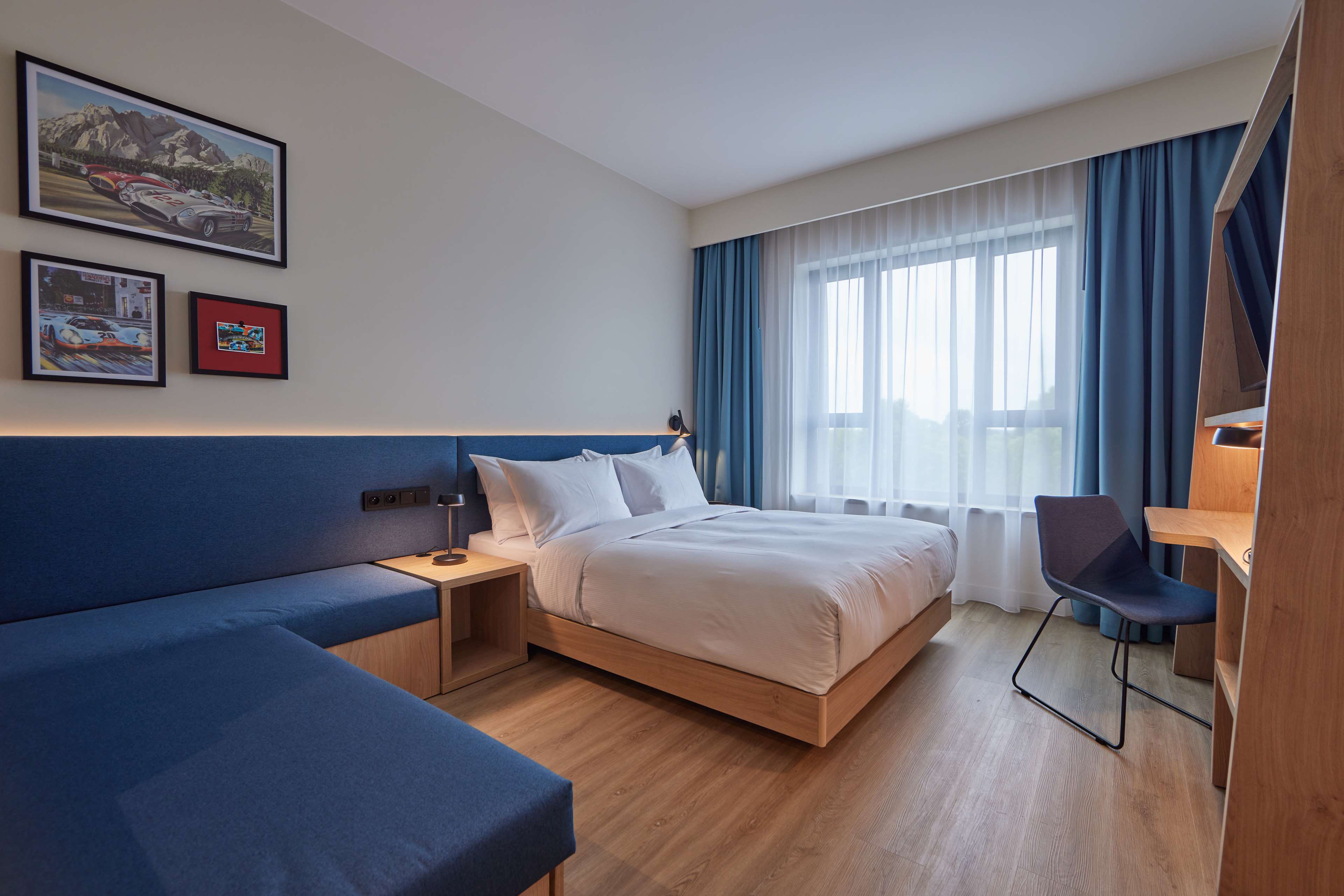Hampton by Hilton Poznan Swarzedz - Tap to explore photos