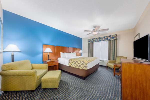 Suite - Baymont Inn & Suites Pratt