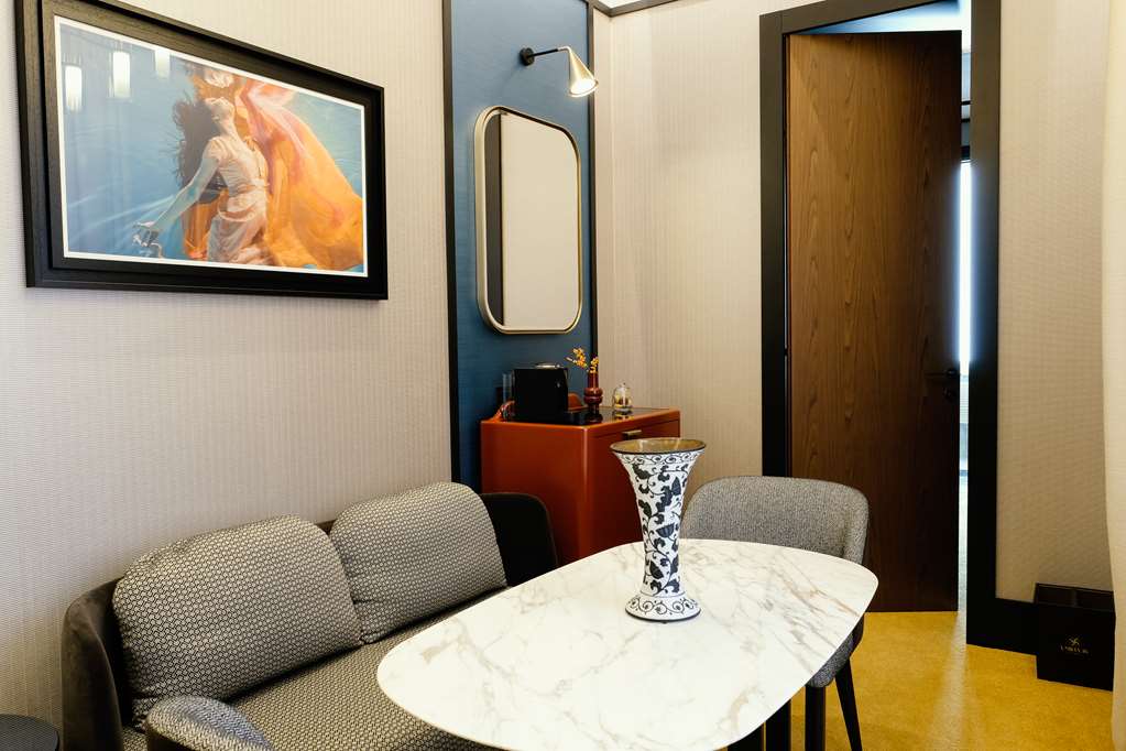 Guest photo