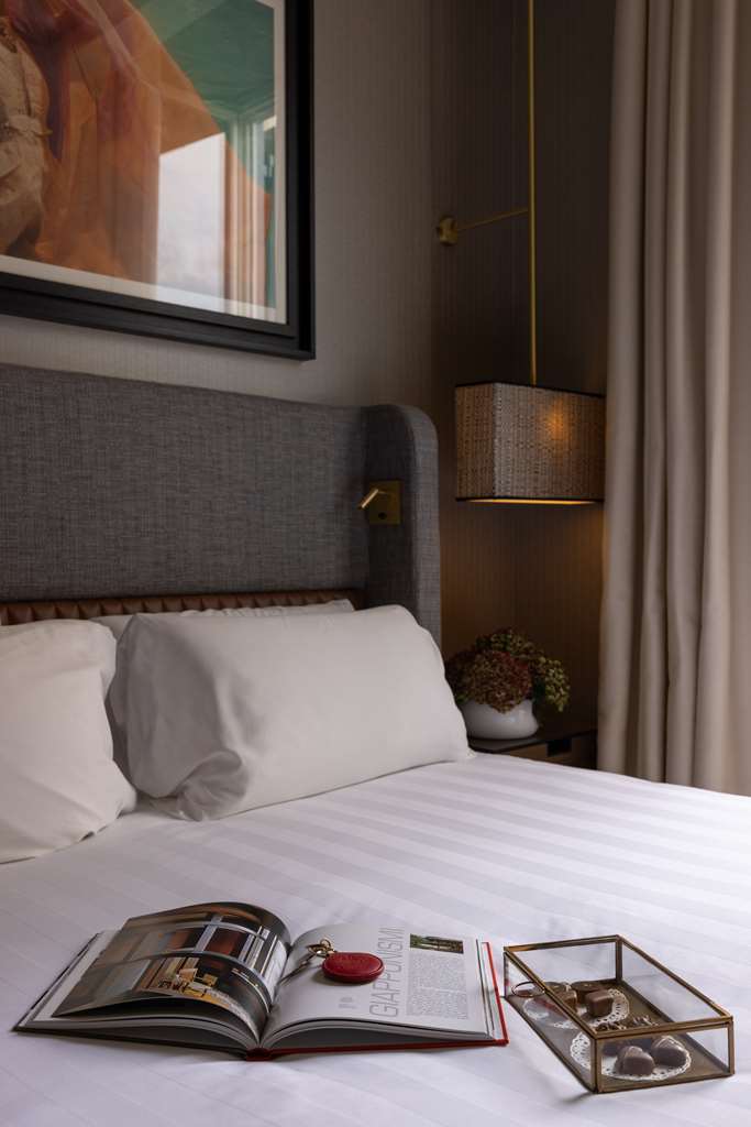 Guest photo